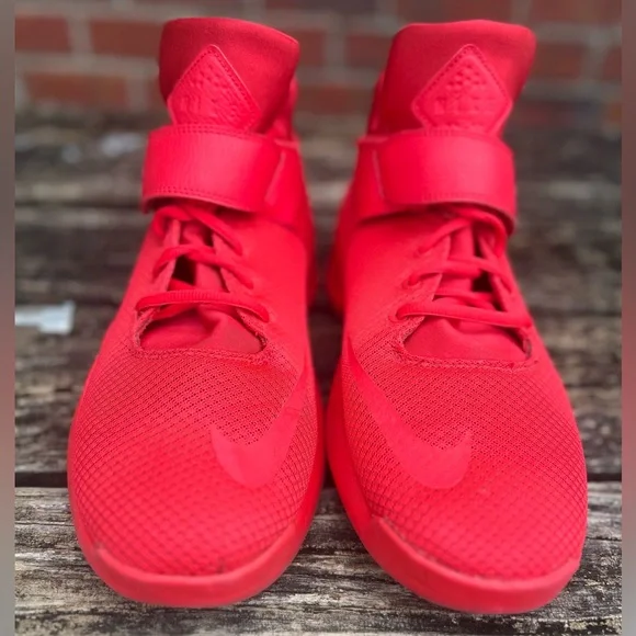 NIKE 844839-660 Kwazi Action Red Sneakers Shoes Size 13 Men High Tongue Mid Top